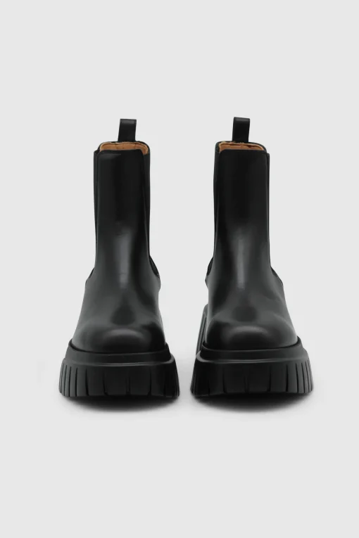 Boots Carol