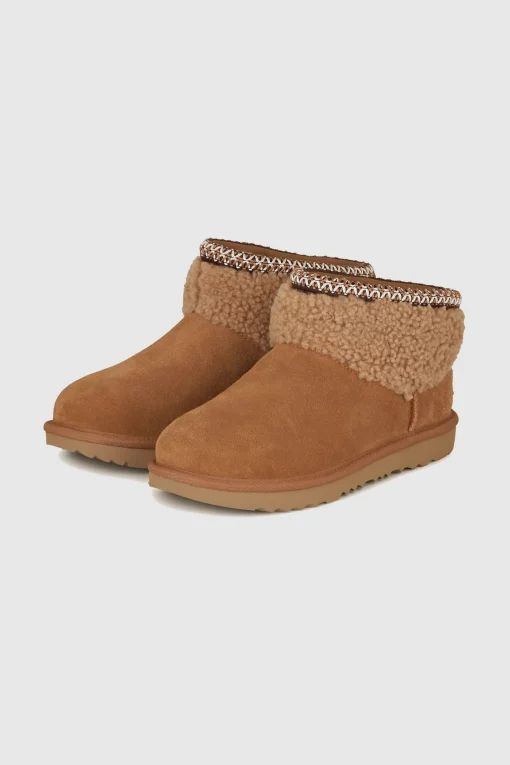 Boots Classic Ultra Mini Maxi Curly