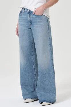 Clara Jeans Signal
