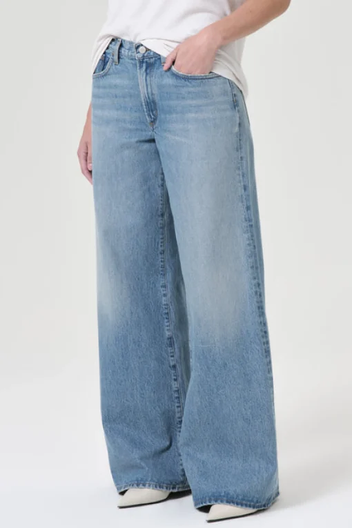 Clara Jeans Signal