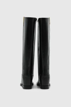 Hohe Stiefel
