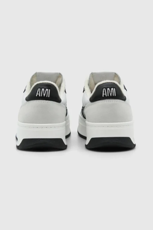 Low Sneaker Arcade