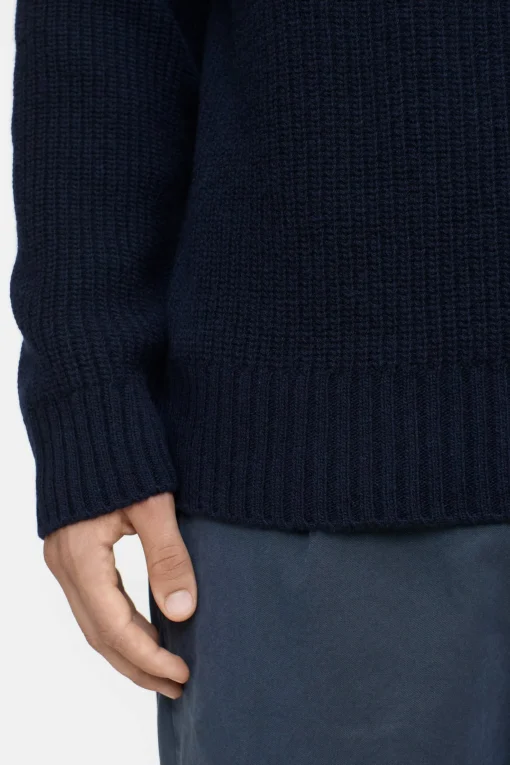 Pullover Knitted