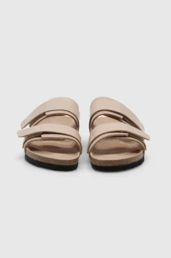 Sandalen Uji
