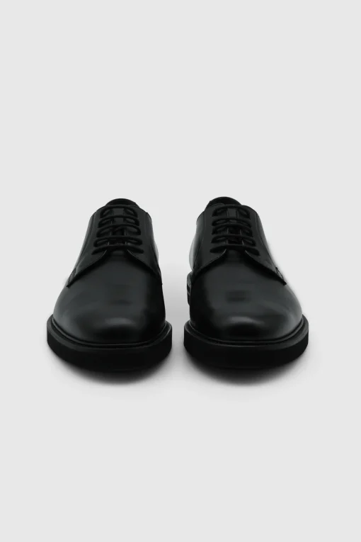 Schnürschuhe