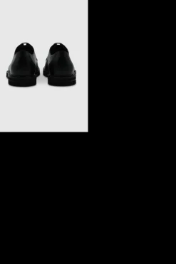 Schnürschuhe