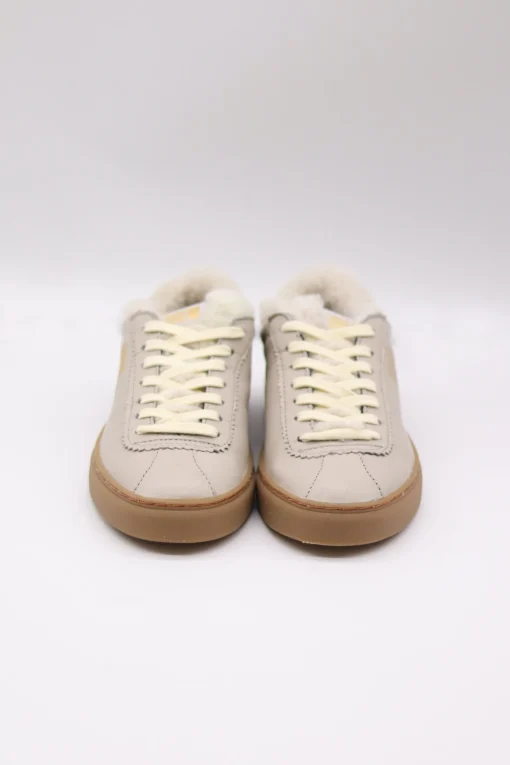 Sneaker mit Fell