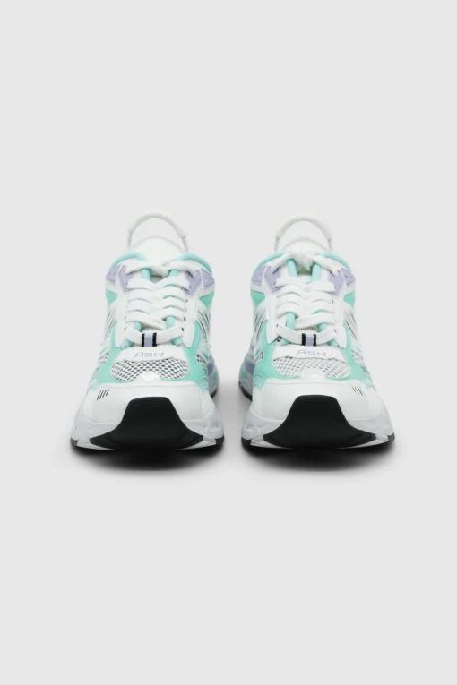 Sneaker Race