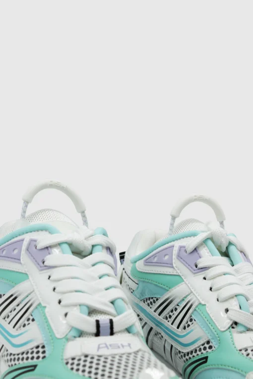 Sneaker Race