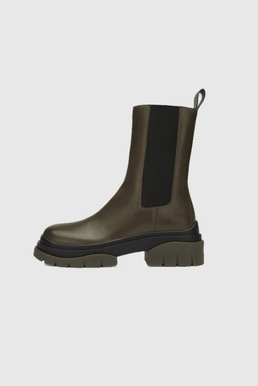 Storm Boots Mud