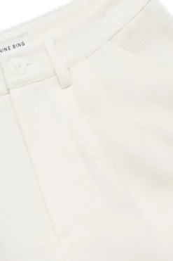 Carrie Shorts Off White